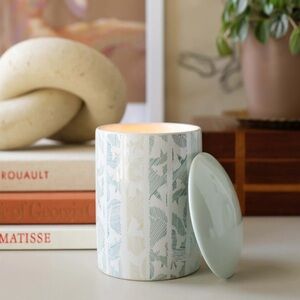 BNIB Lori Weitzner Kiku Ceramic Candle 17oz Large Size